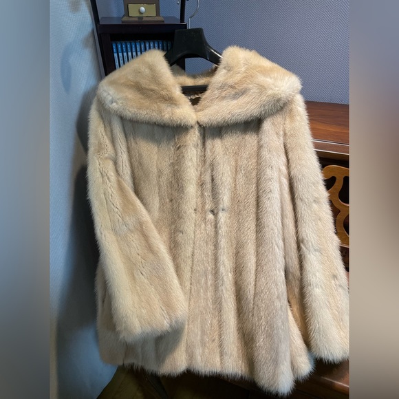 REAL MINK Coat - Picture 3 of 6